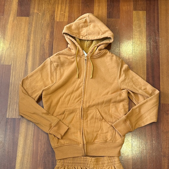 Hooded Tracksuit - Picture 2 of 4